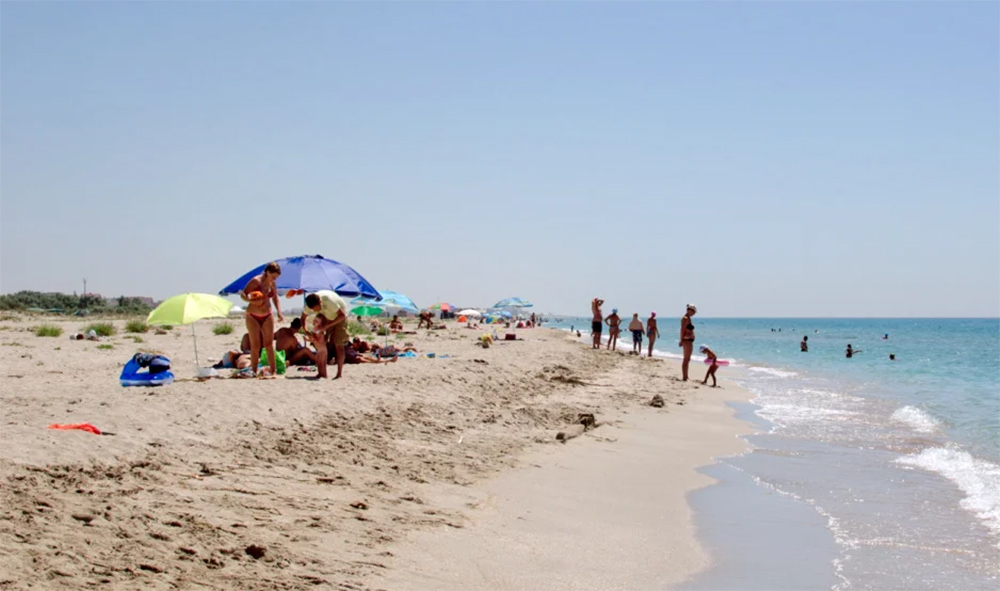 Самый длинный дикий песчаный пляж Крыма